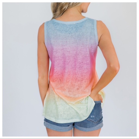 ❗️❗️Last one ❗️❗️Chasing rainbows knit tank - Picture 4 of 5